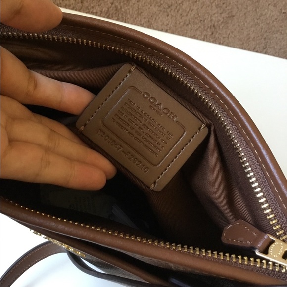 🌷Coach File Crossbody In Signature Canvas NWT. - Picture 3 of 8